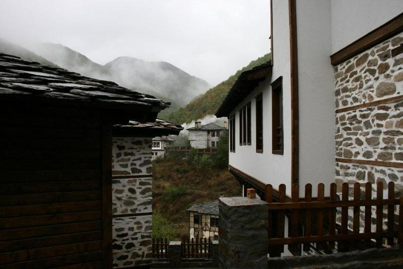 Complex Kosovo Houses Eksteriør bilde